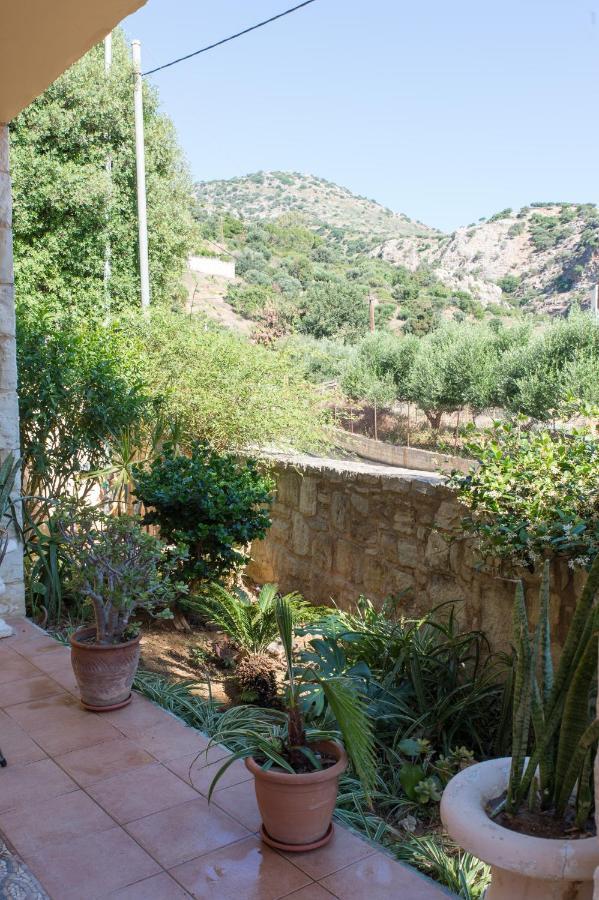 Comfy House With Mountain View Iraklio